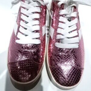STUART WEITZMAN DARYL PINK METALLIC SNAKESKIN SNEAKERS IN SIZE 6.5B